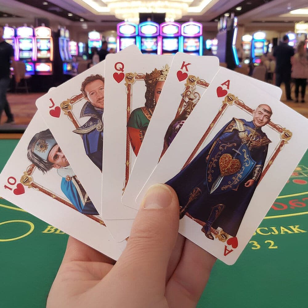 The card deck “World Superheroes”